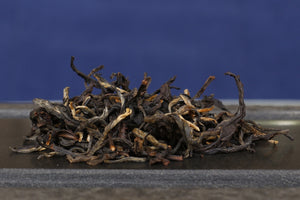 yunnan black tea dry leaves