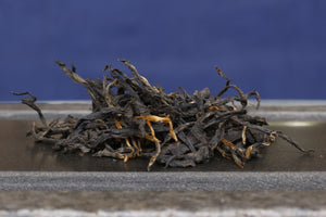 light roast black tea dry leaves